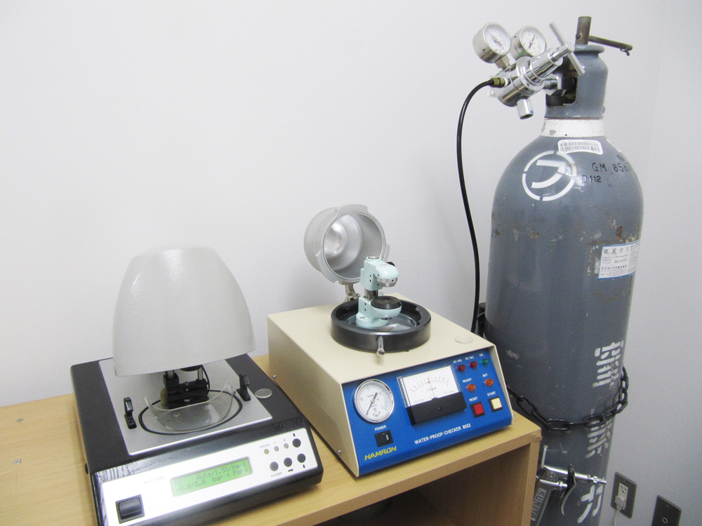 ケースの組み立てと防水検査