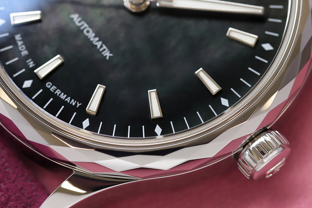 インデックスのひし形モチーフ