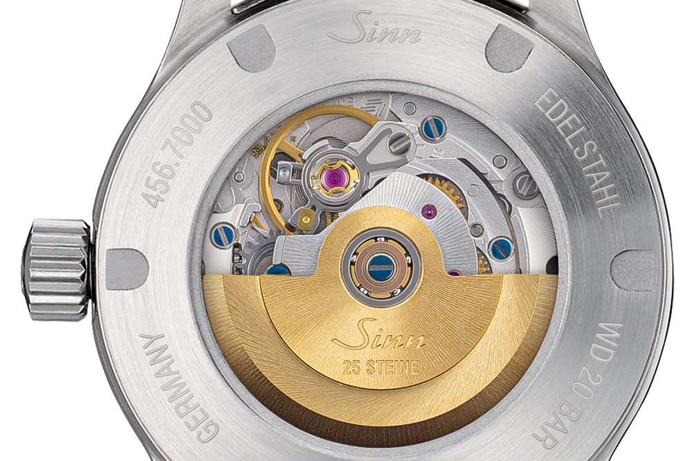 シースルーバック