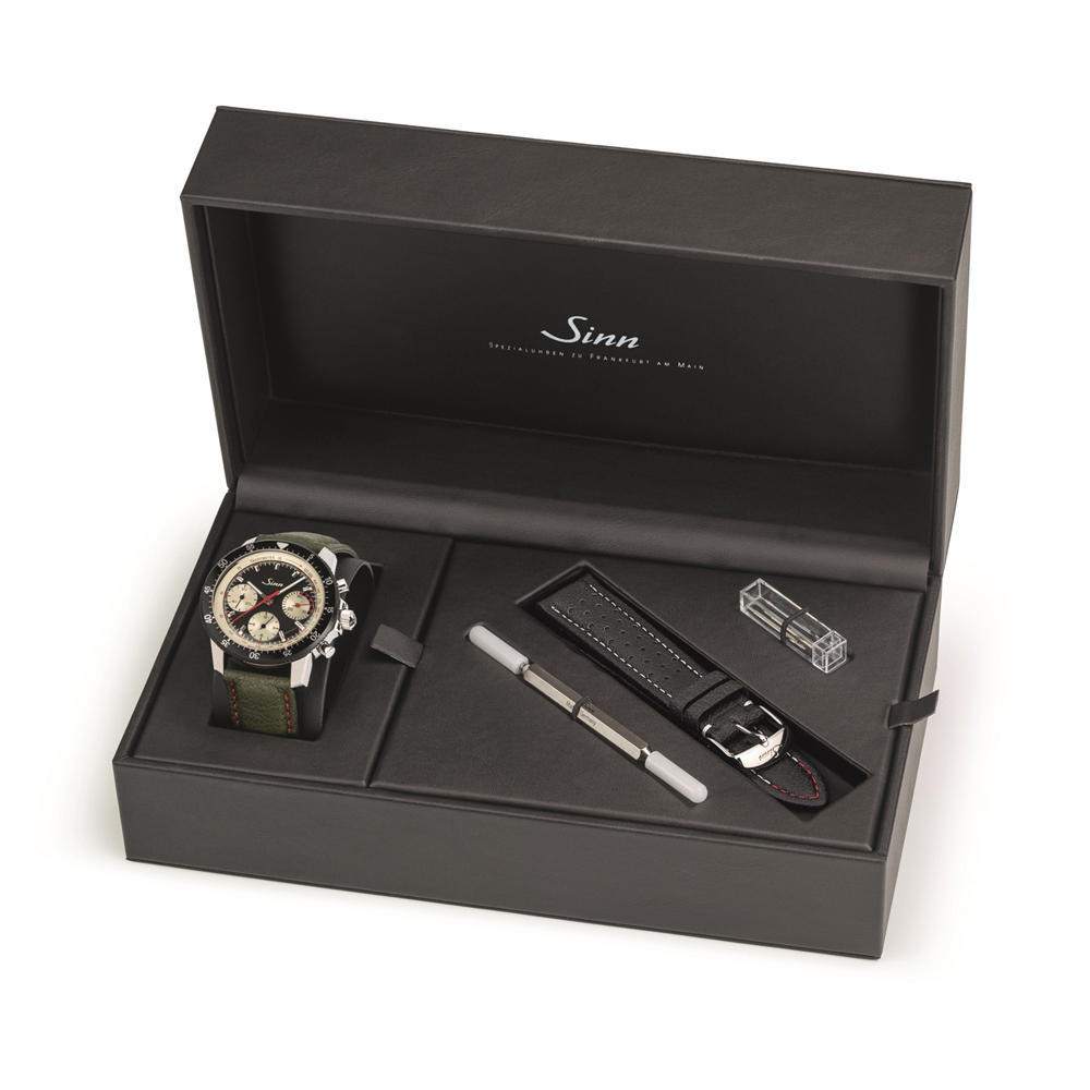 コントラストステッチを施したボアレザーベルト