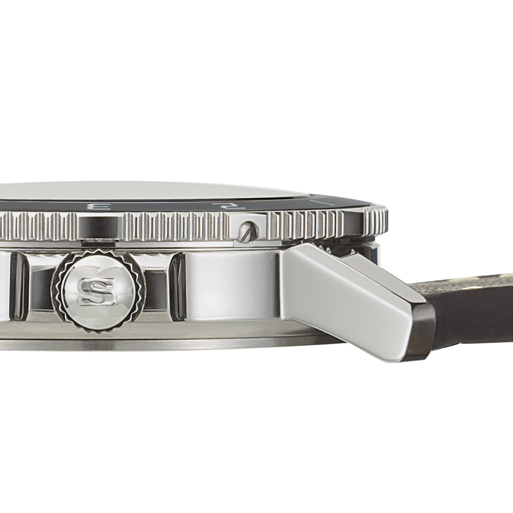 特殊結合方式によりセラミックインサートを備えたステンレススチール製パイロットベゼルを固定