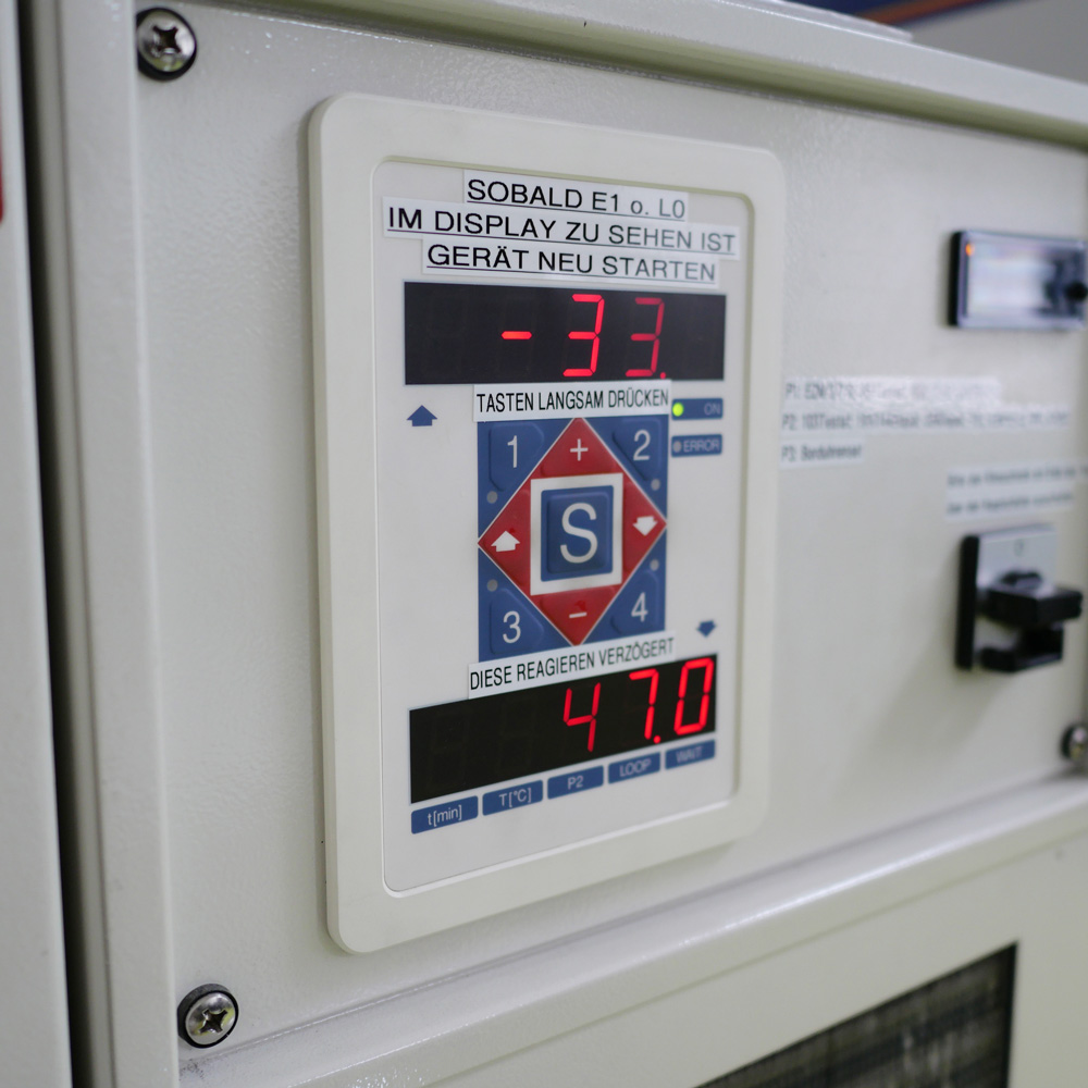 表示上段：温度、下段：テストプログラムモード