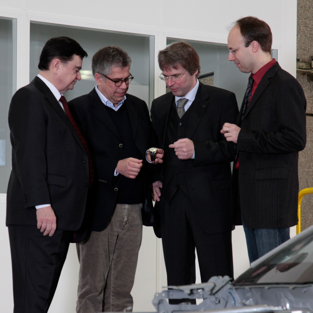 過酷な状況下での振動テスト