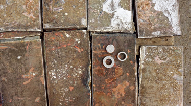 ジンではU15潜水艦の鋼板を平らに矯正し、様々な寸法の素材のかたまり（ブランク）を製作