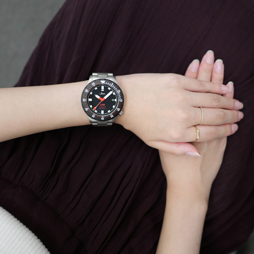 腕周り13cmの女性