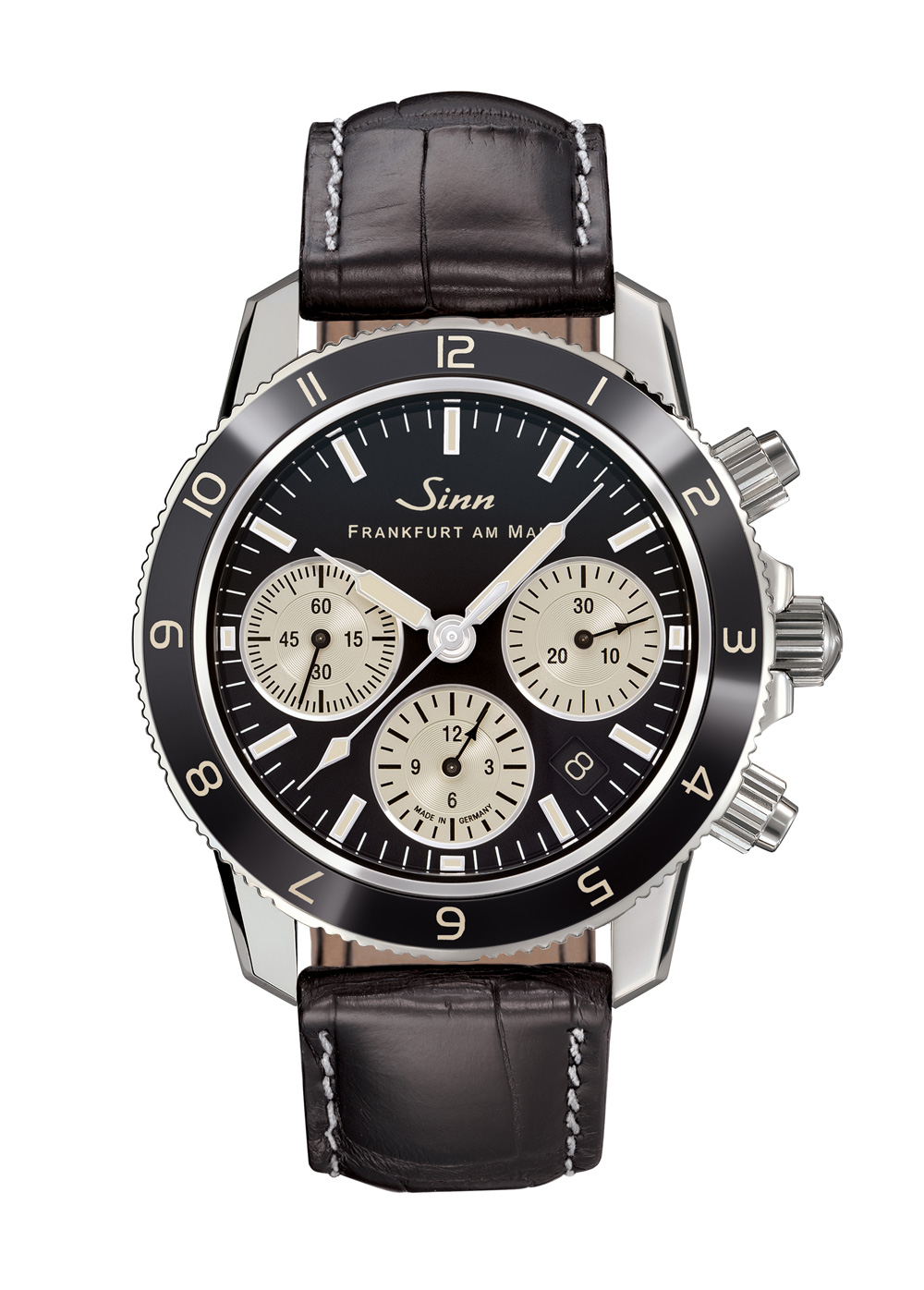 型押しカウレザー装着