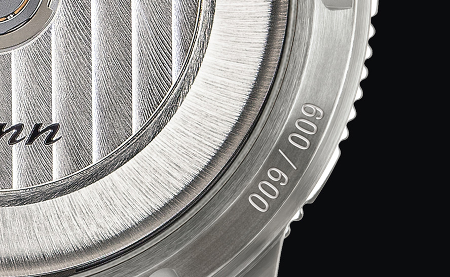 限定600本のシリアル番号