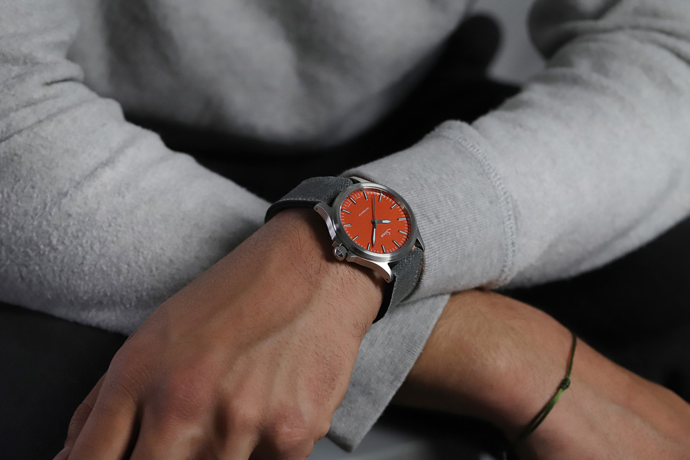 556カーネリアンレッド