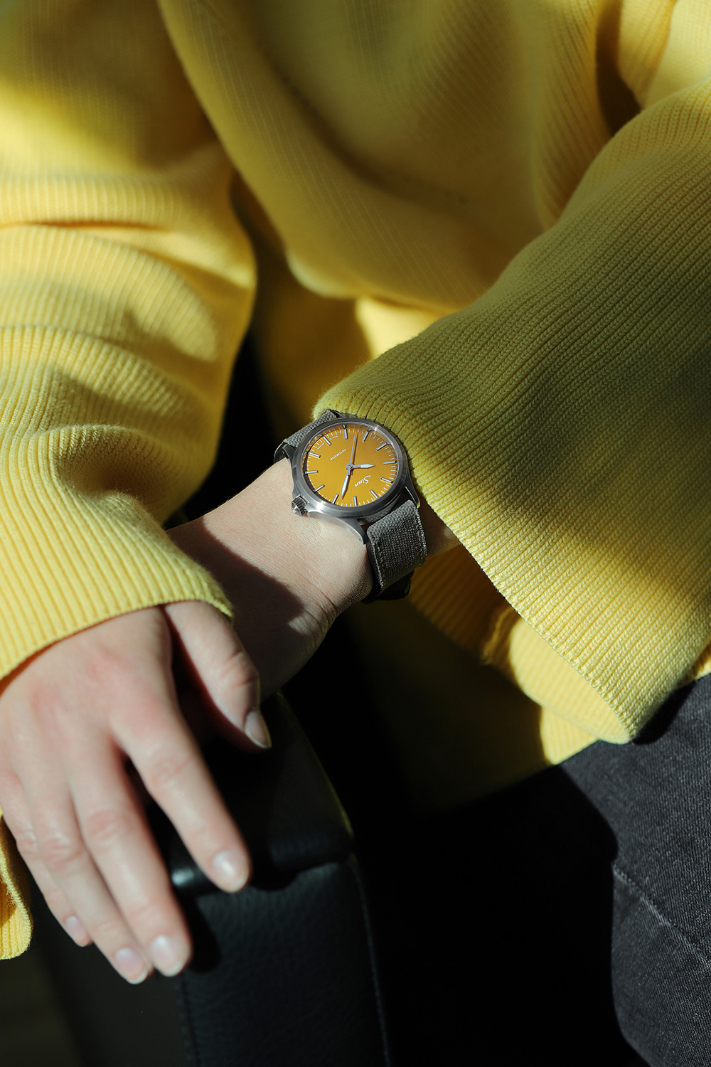 556シトリンイエロー