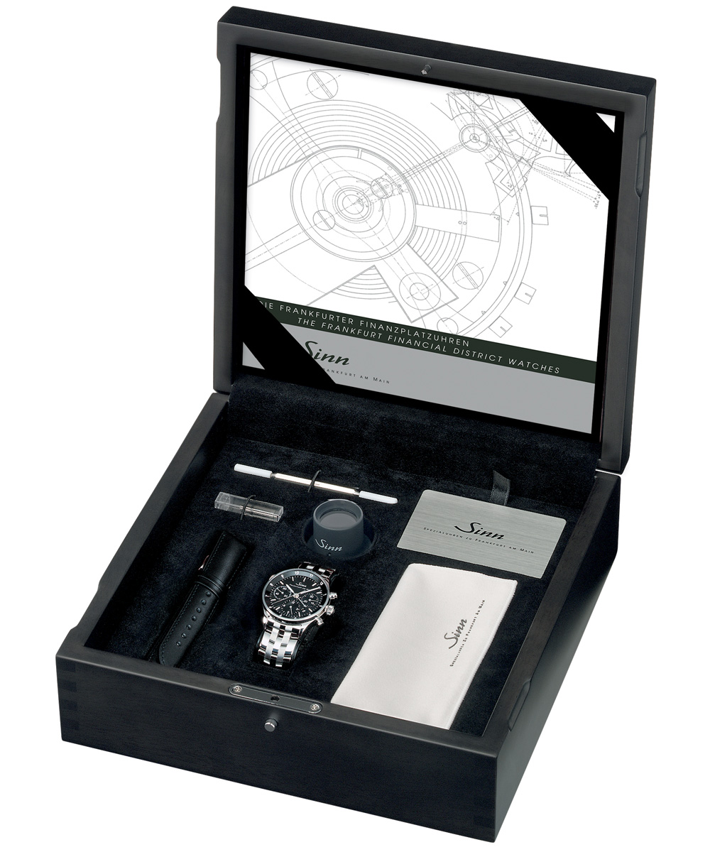 レザーストラップ1点が付属