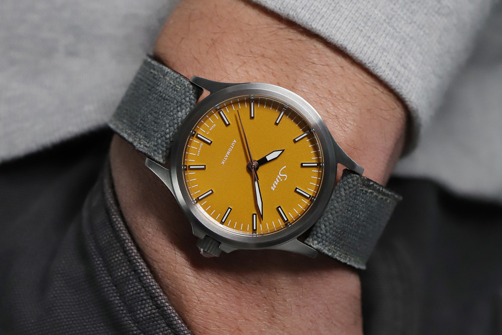 556シトリンイエロー