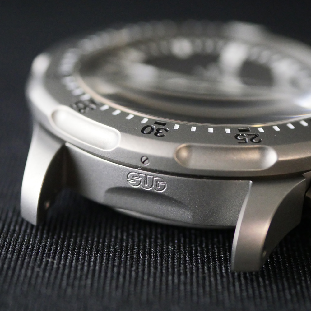 チタン製ケース