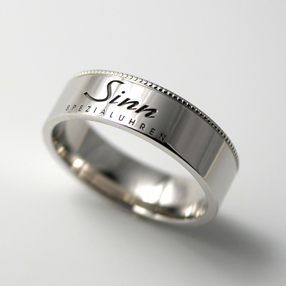 ホワイトゴールドリング