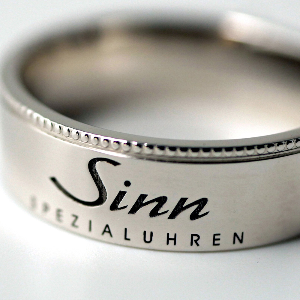 ホワイトゴールドリング