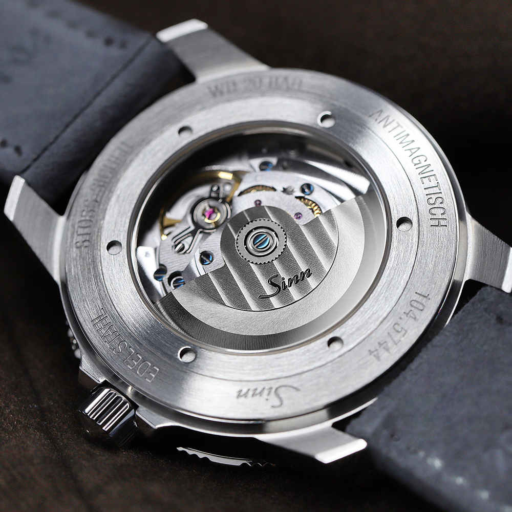 シースルーバック